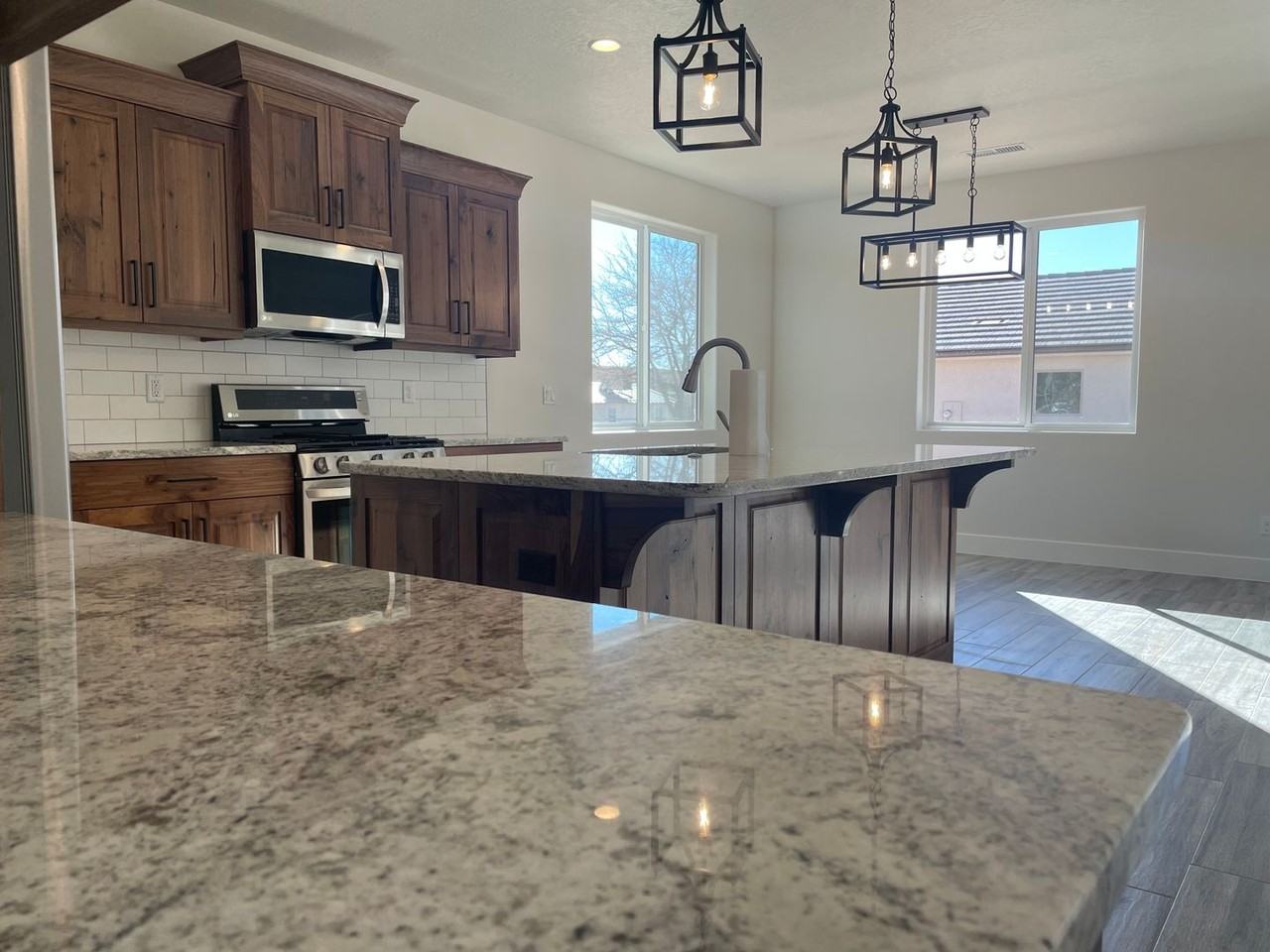 9 N Main St - Photo 6 of 26