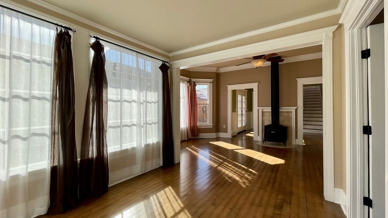 1737 Chorro St - Photo 3 of 27