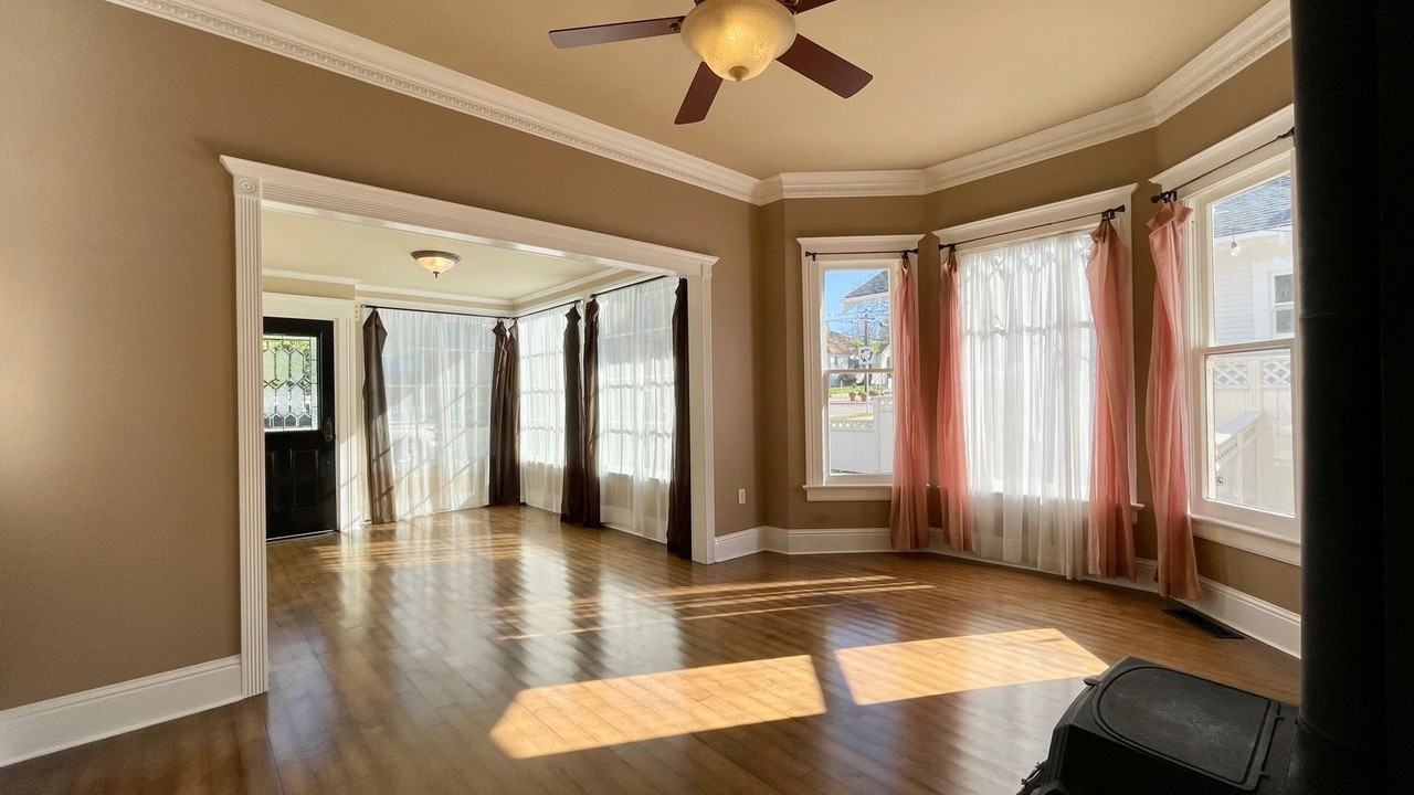1737 Chorro St - Photo 5 of 27