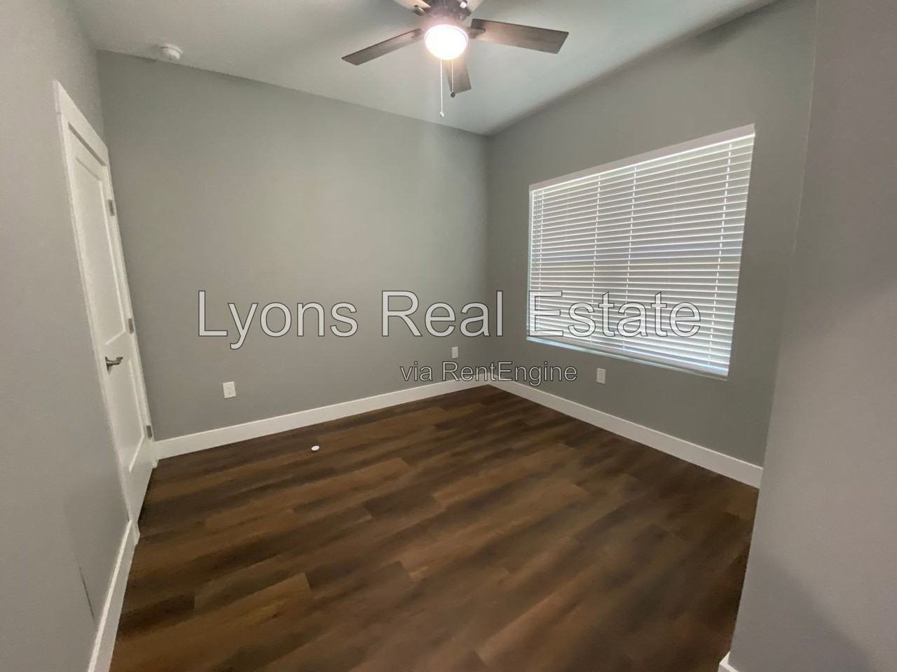 10398 Port Everglades St - Photo 6 of 23