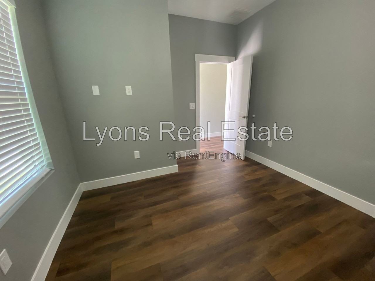 10398 Port Everglades St - Photo 7 of 23