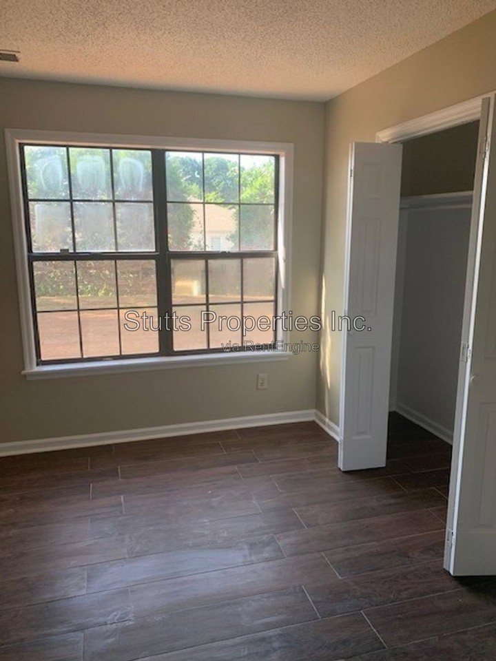 3450 Cloverdale Rd #5 - Photo 2 of 6
