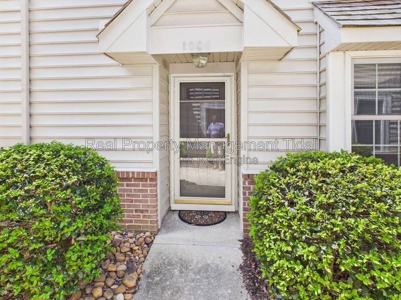 1006 Hanson Way - Photo 2 of 17