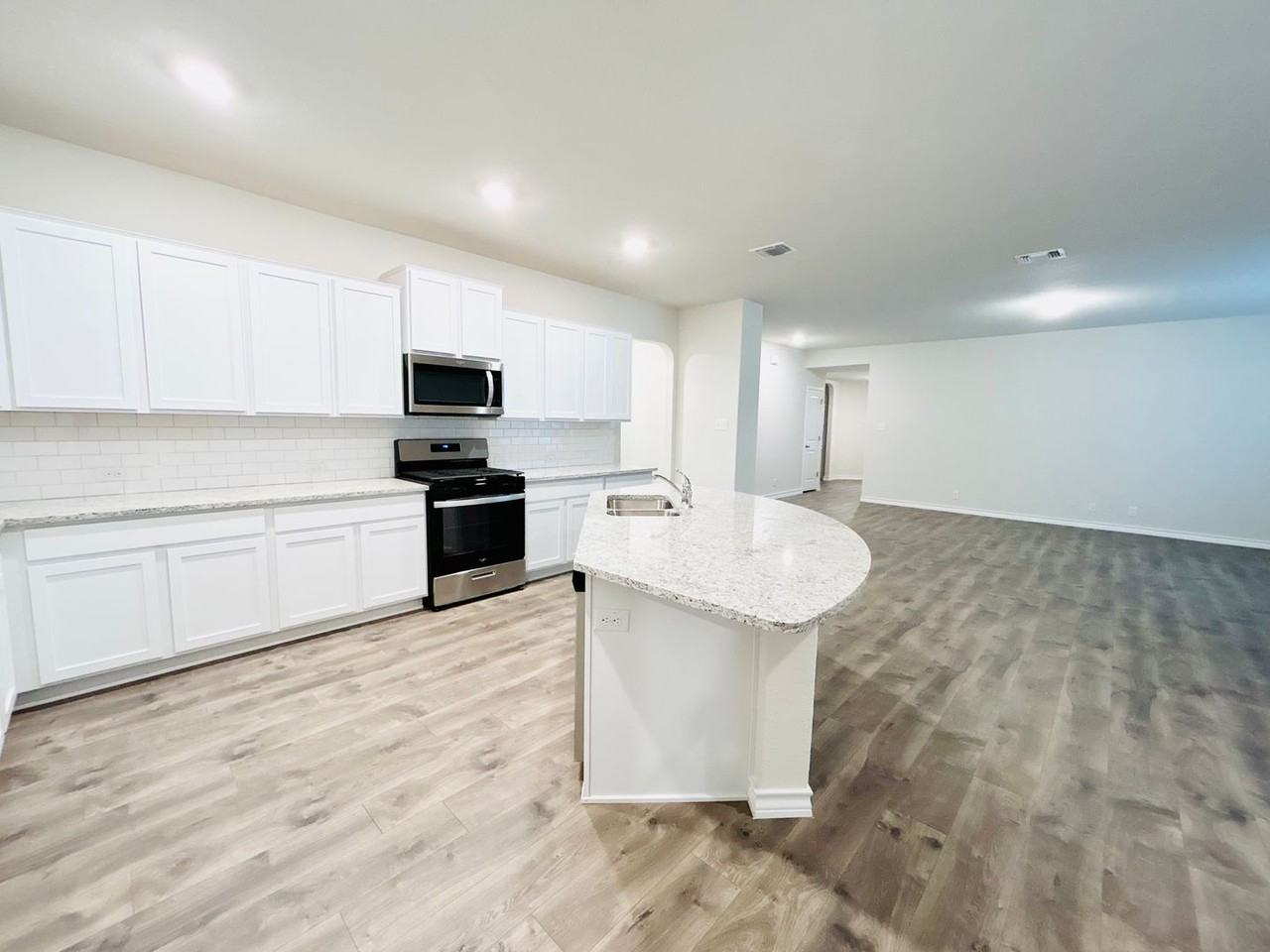 14022 Trinity Cv - Photo 4 of 22