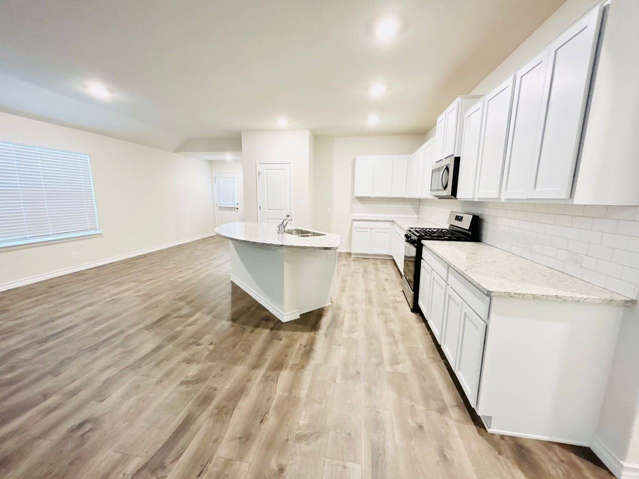 14022 Trinity Cv - Photo 5 of 22
