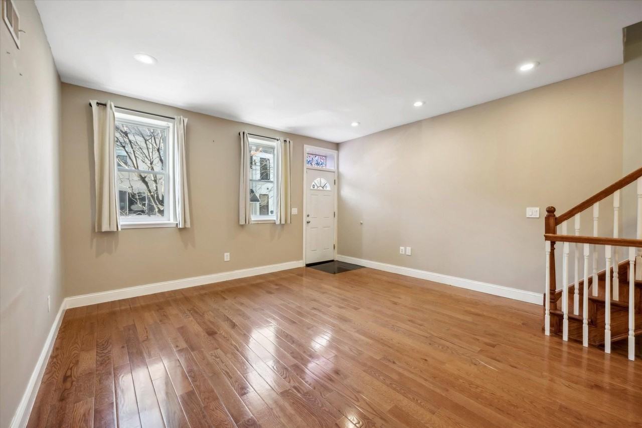 1633 S 21st St - Photo 7 of 23