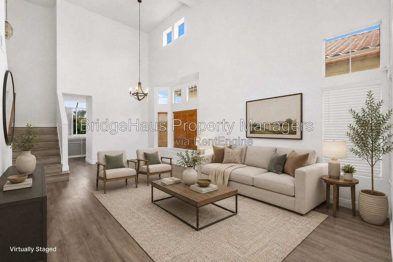 953 Gallery Dr - Photo 3 of 33