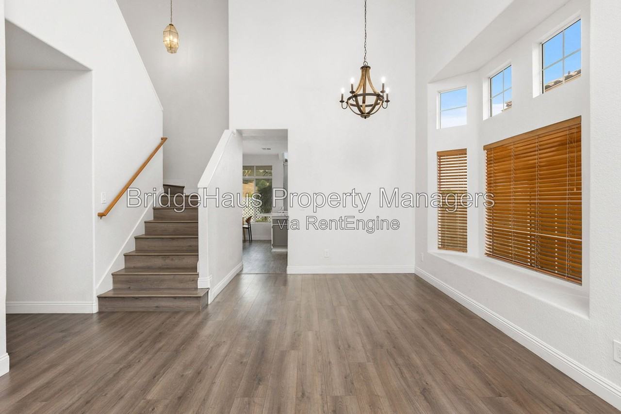 953 Gallery Dr - Photo 6 of 33