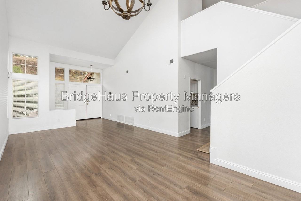 953 Gallery Dr - Photo 7 of 33