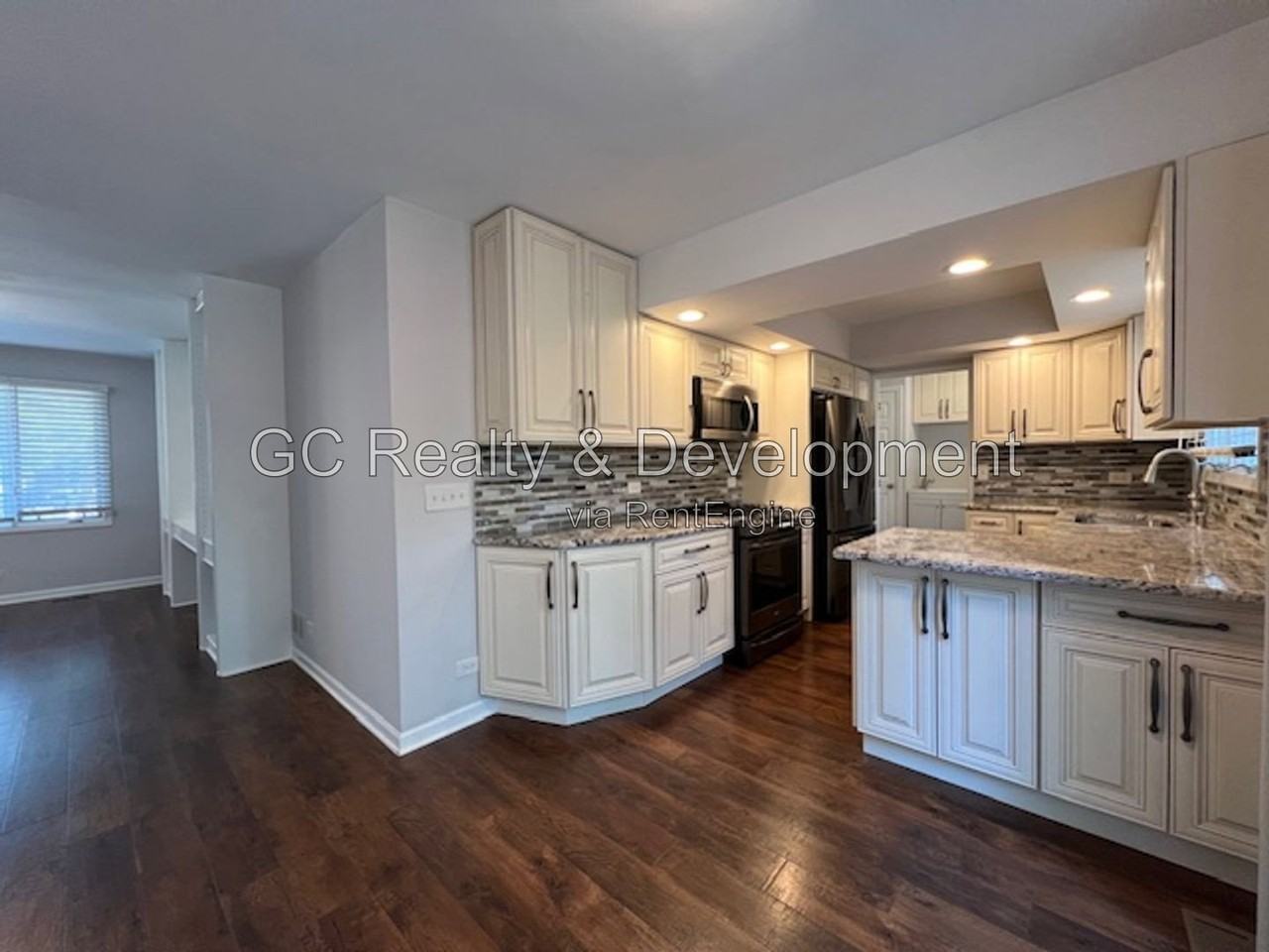 3148 Cottonwood Ct - Photo 3 of 44