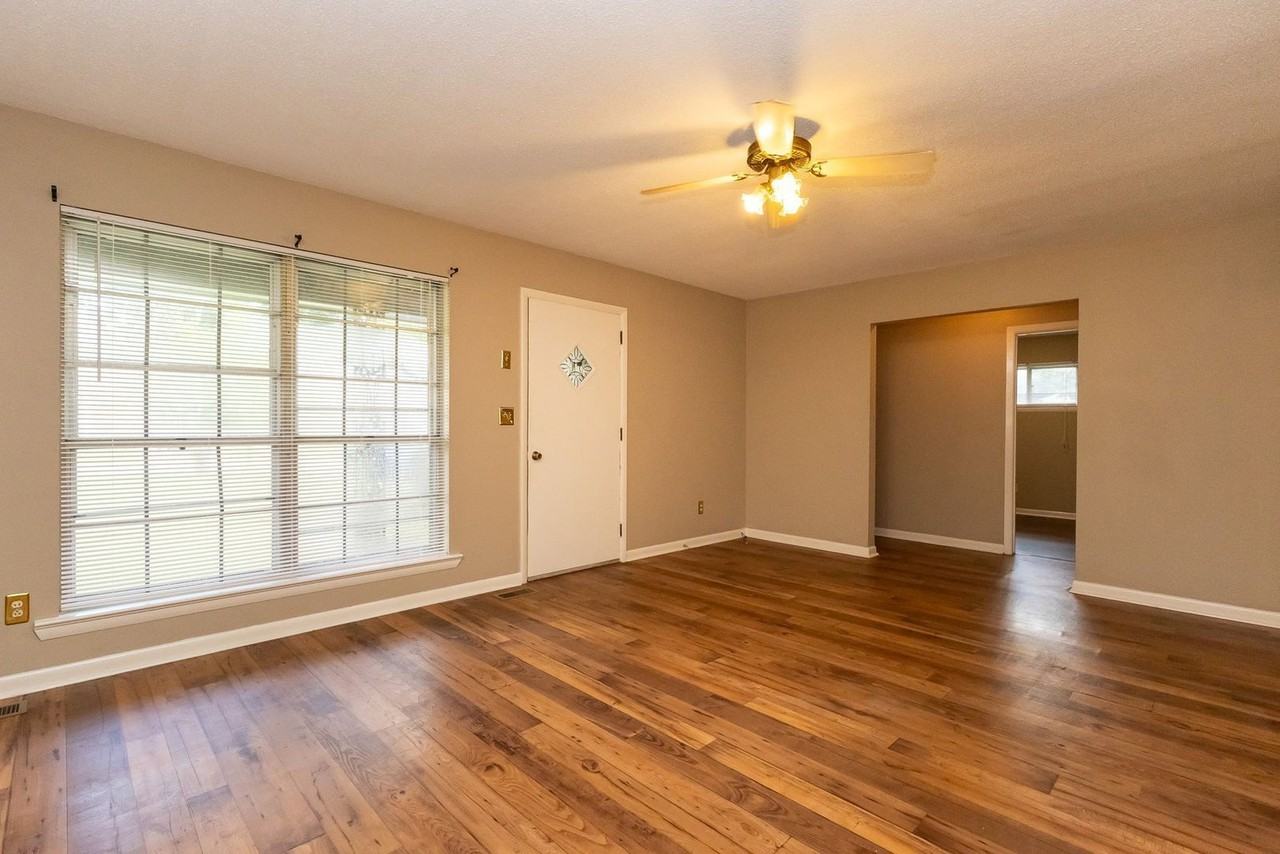 3614 Missionaire Ave - Photo 5 of 15