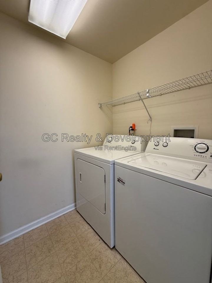 515 Main St #401 - Photo 7 of 24