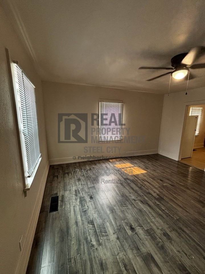 1207 W 15th St - Photo 2 of 15