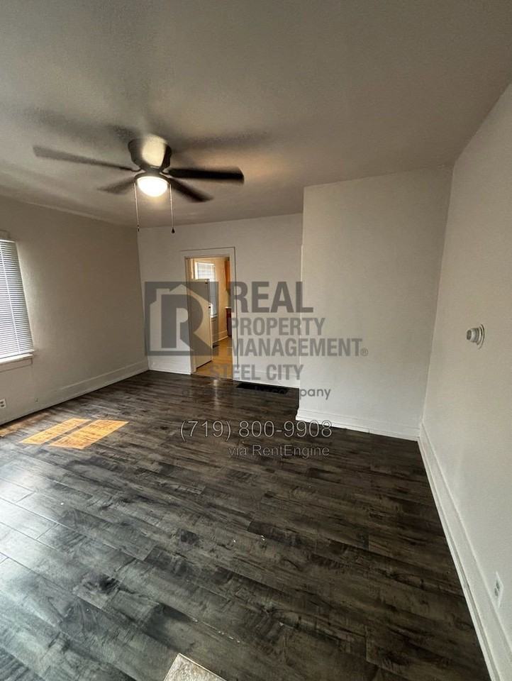 1207 W 15th St - Photo 3 of 15