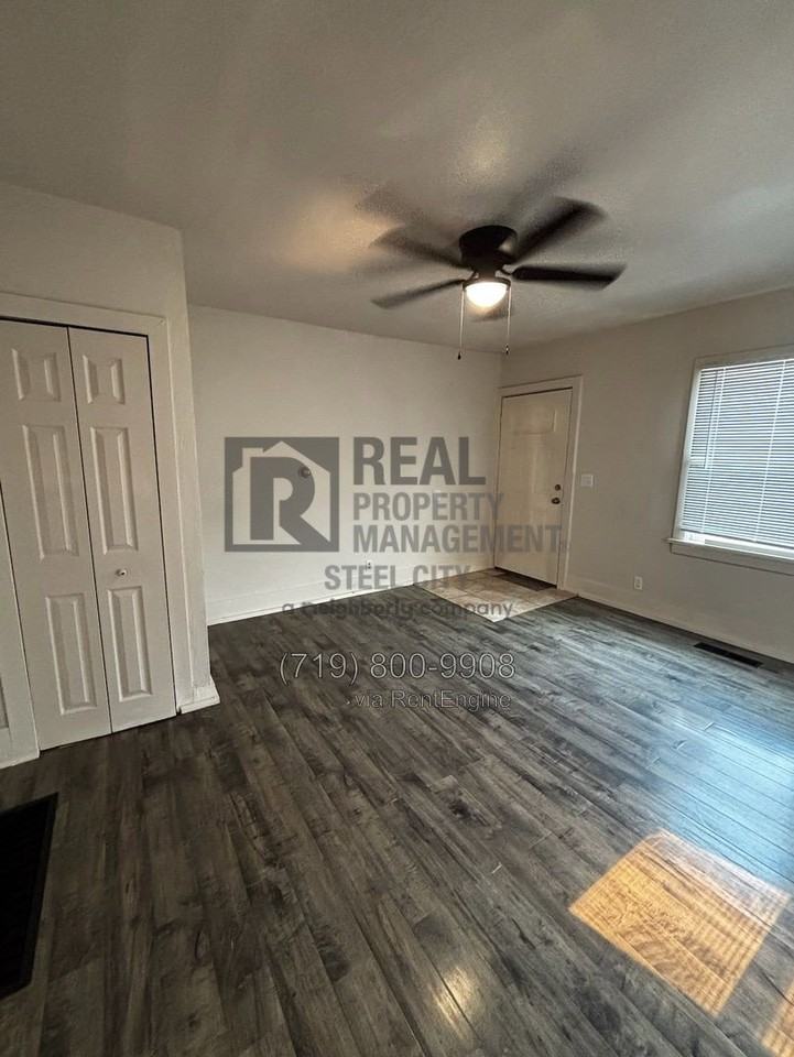 1207 W 15th St - Photo 4 of 15