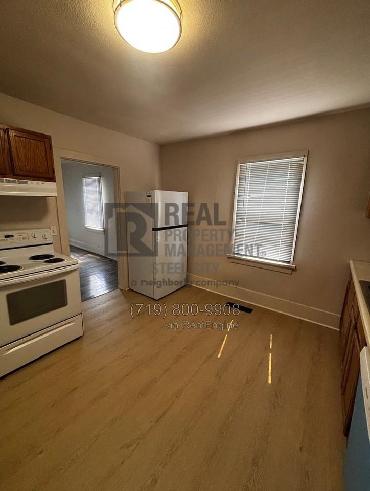 1207 W 15th St - Photo 6 of 15