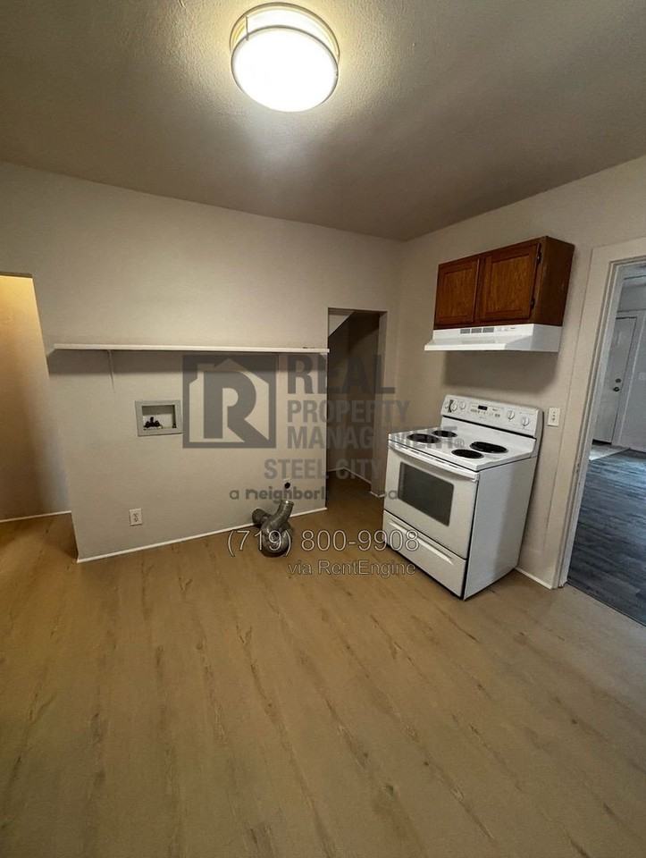 1207 W 15th St - Photo 7 of 15