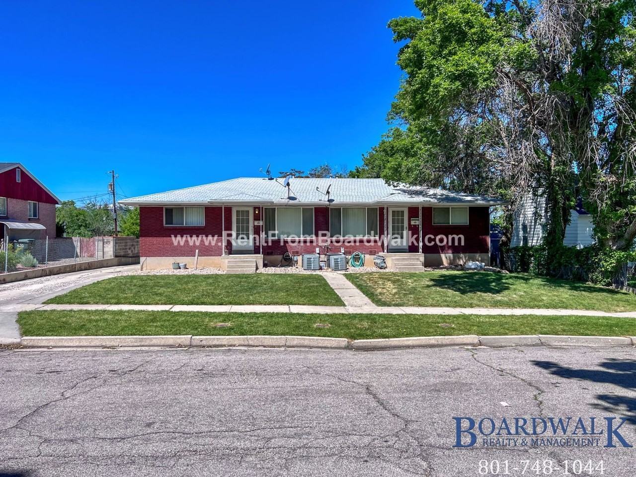 197 N Pinehurst Ave - Photo 2 of 17