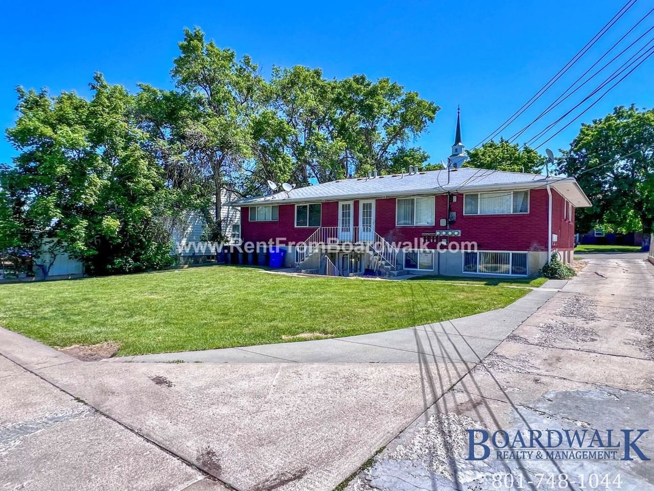 197 N Pinehurst Ave - Photo 3 of 17