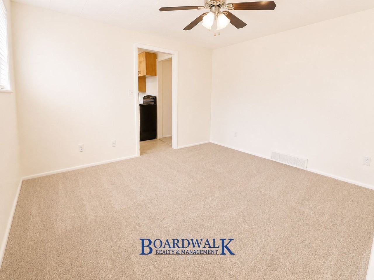 197 N Pinehurst Ave - Photo 5 of 17