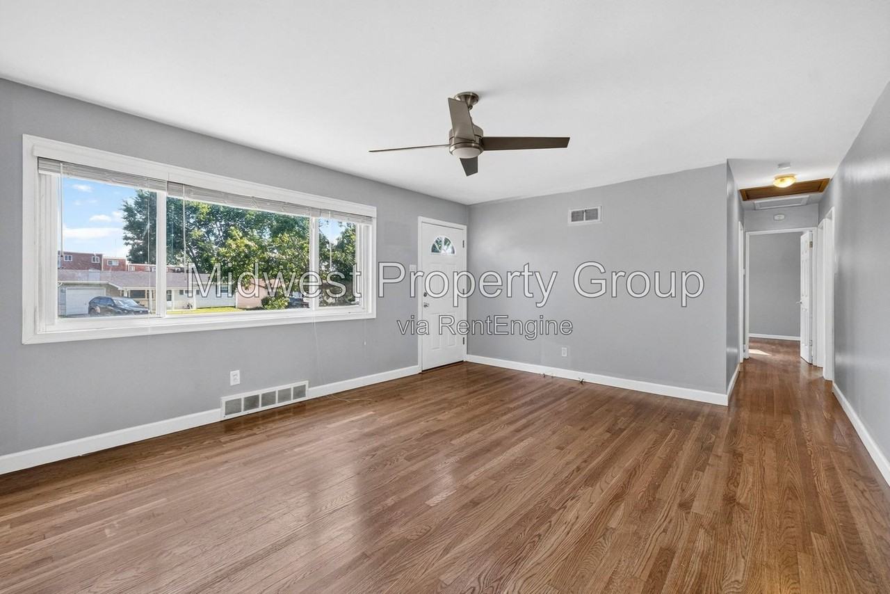 1205 Acredale Dr - Photo 2 of 28