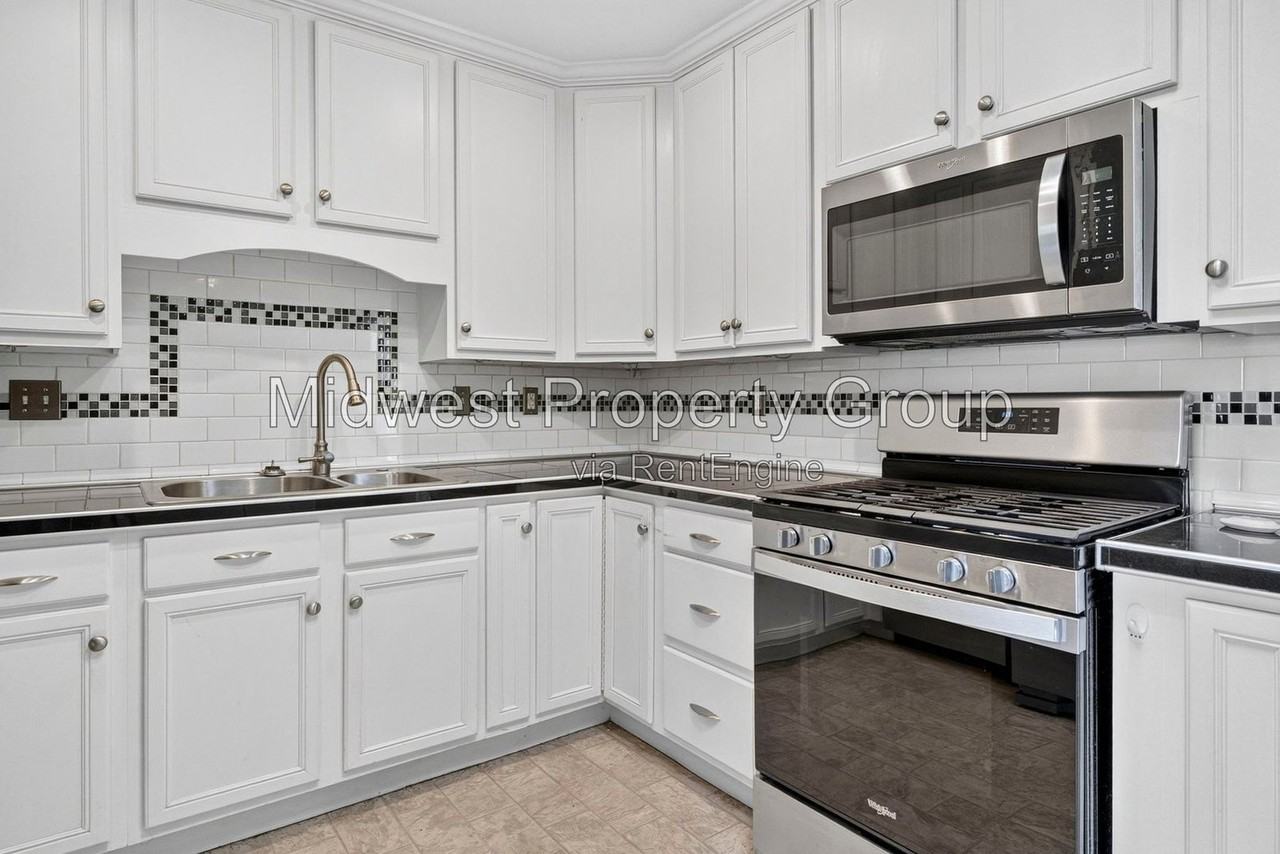 1205 Acredale Dr - Photo 5 of 28