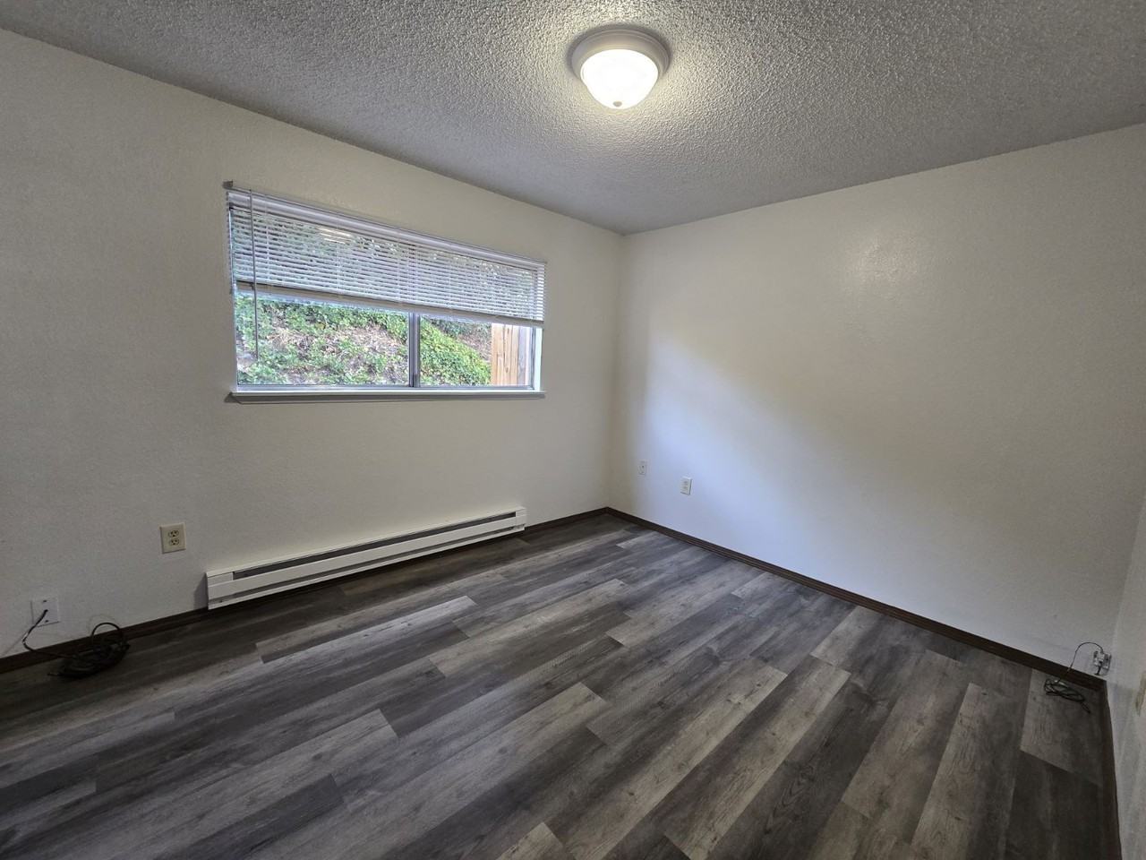 1011 Se Cobb St #5 - Photo 5 of 12