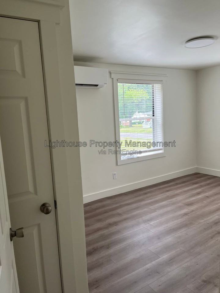 917 Pearl St #12 - Photo 6 of 12