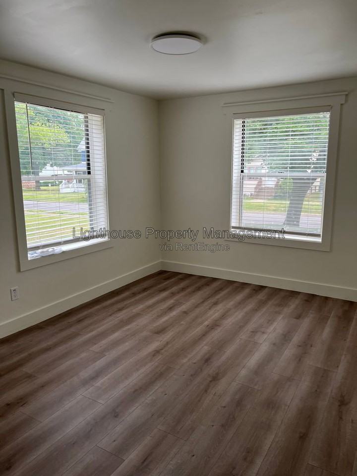 917 Pearl St #12 - Photo 7 of 12