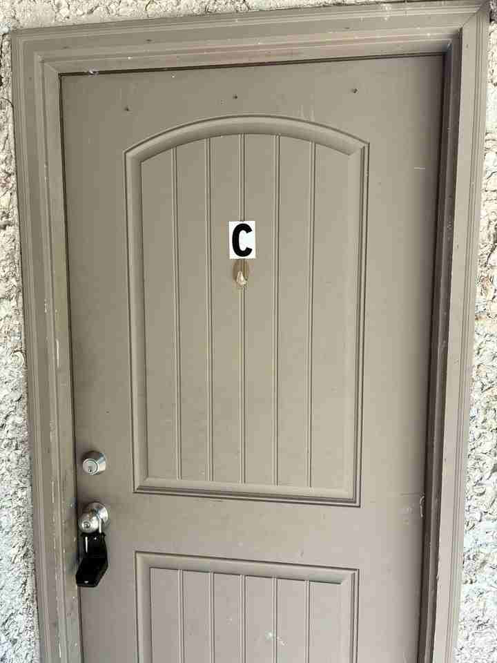 695 Douglas Dr - Photo 2 of 13