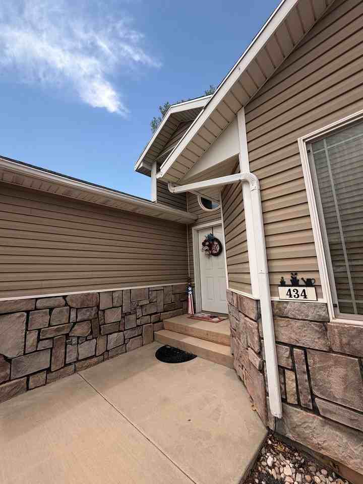 434 W 1600 N - Photo 4 of 12