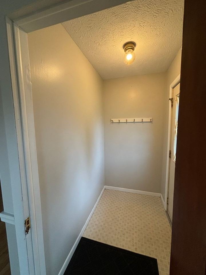 414 E Main St - Photo 3 of 41