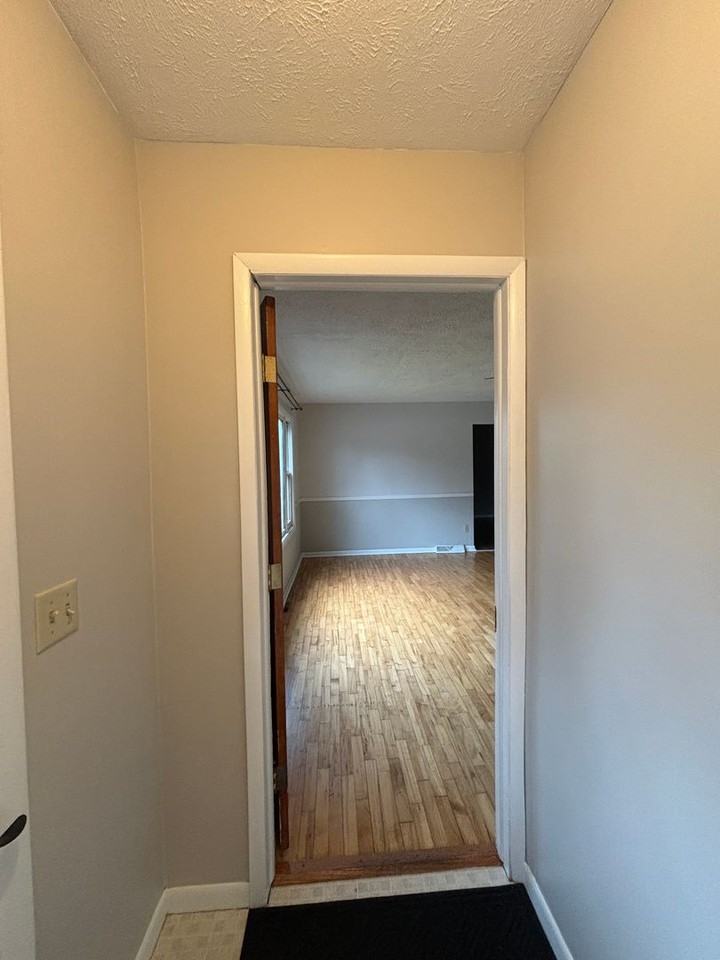 414 E Main St - Photo 4 of 41