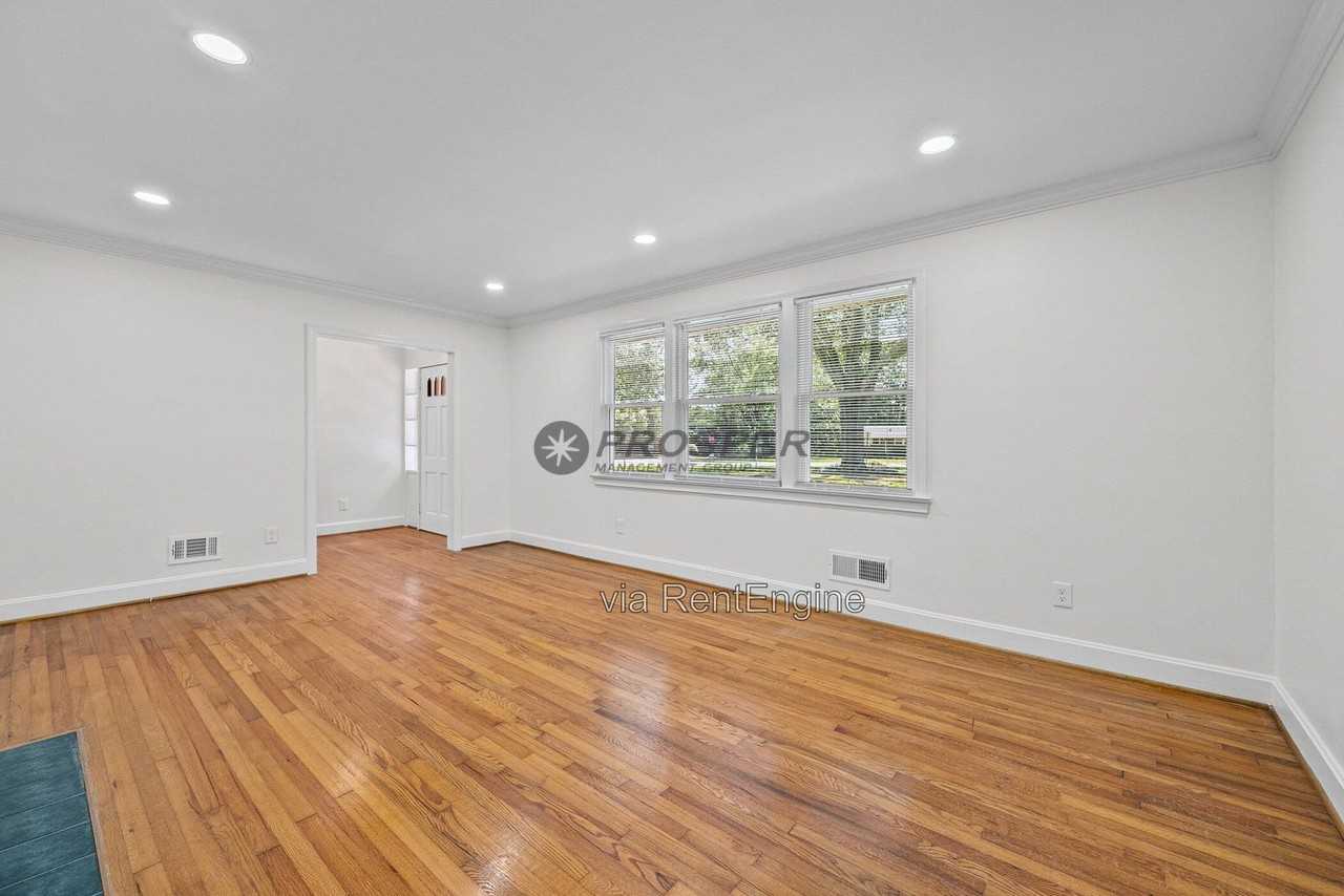 2 Burgundy Dr - Photo 5 of 28