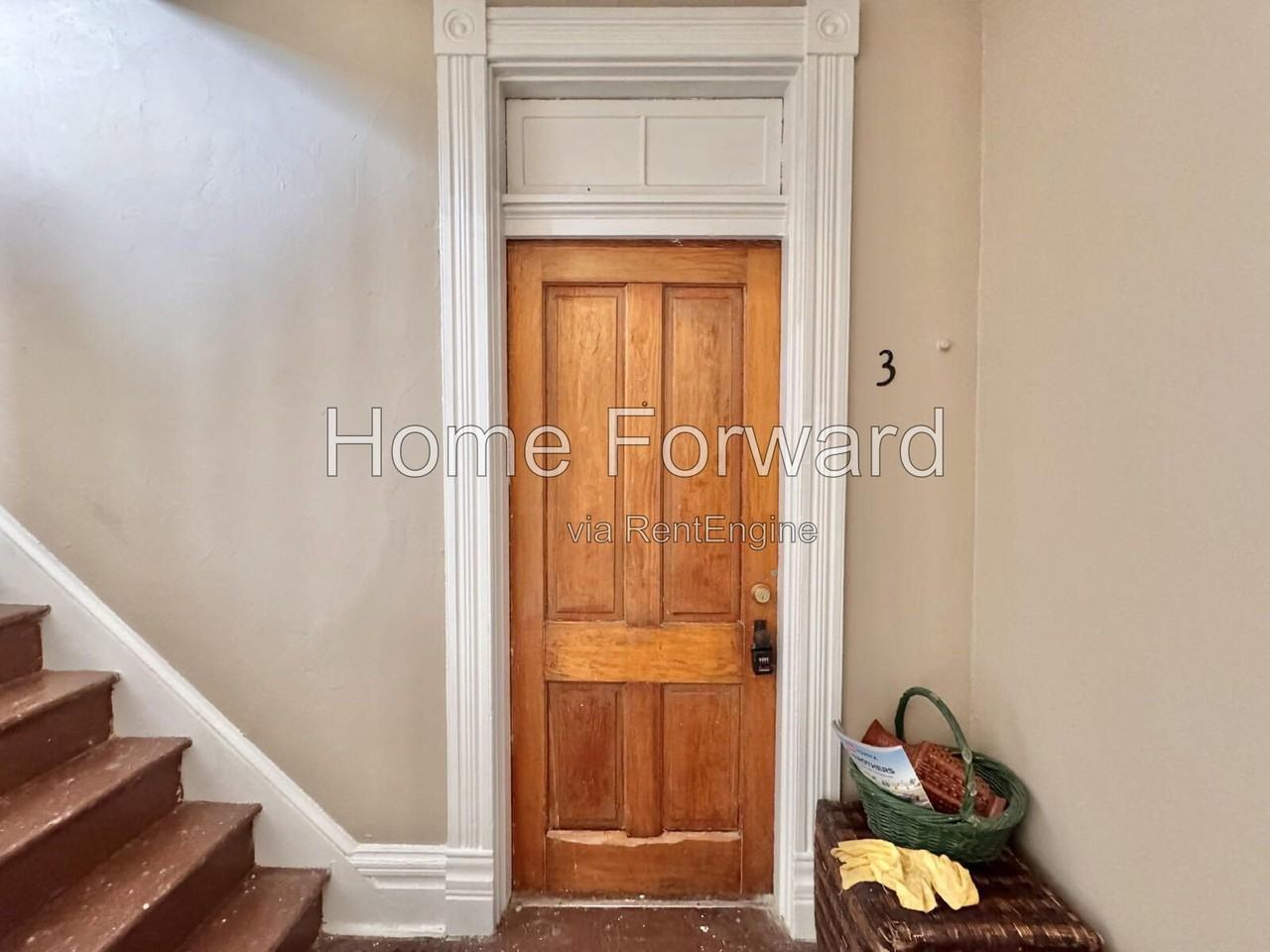 812 W Maxwell St #3 - Photo 2 of 11