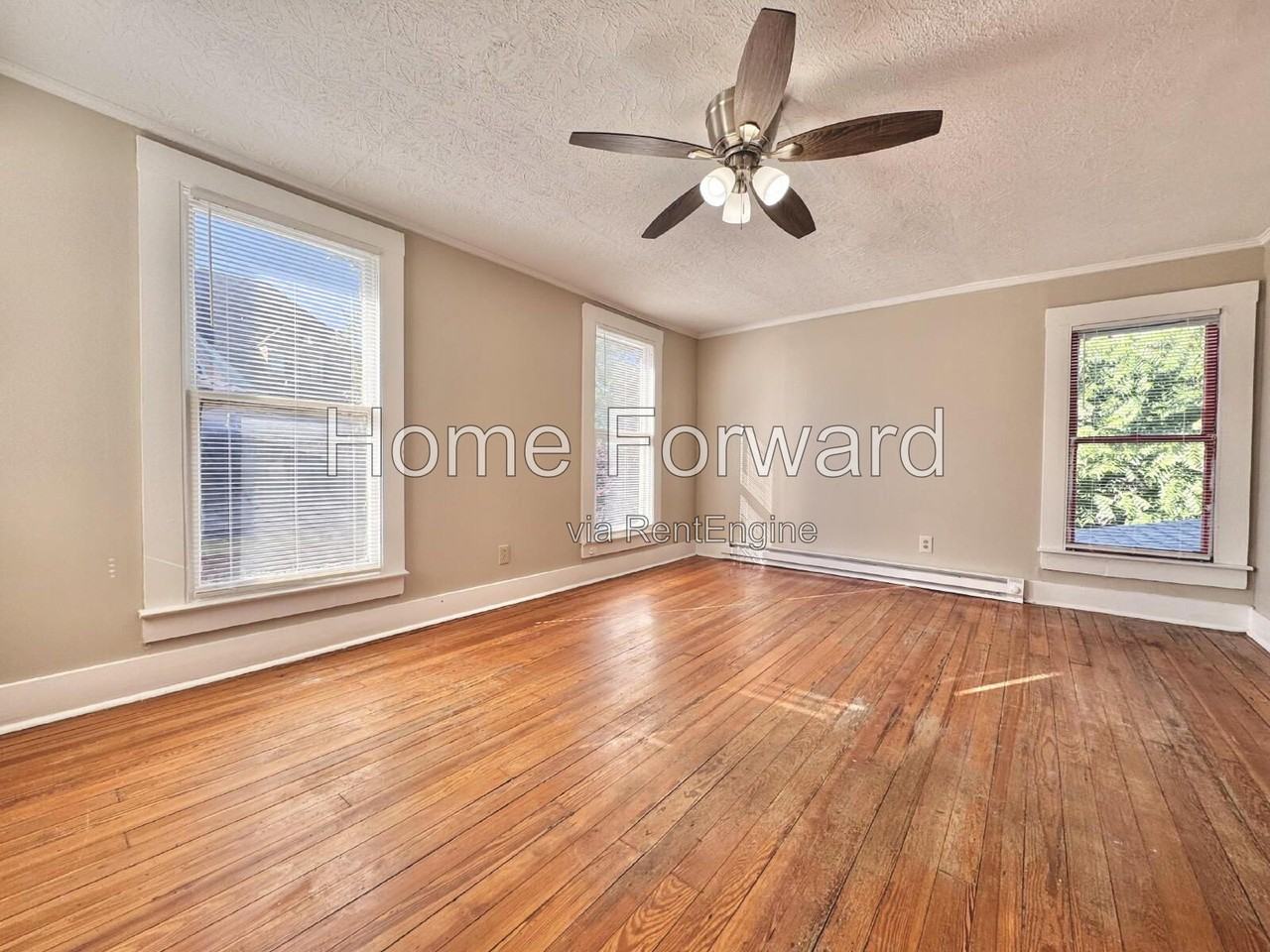 812 W Maxwell St #3 - Photo 4 of 11