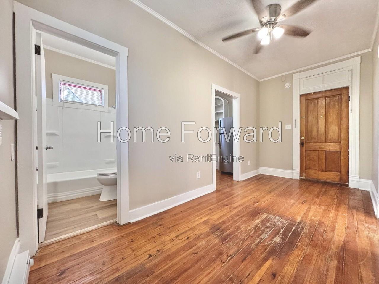 812 W Maxwell St #3 - Photo 6 of 11