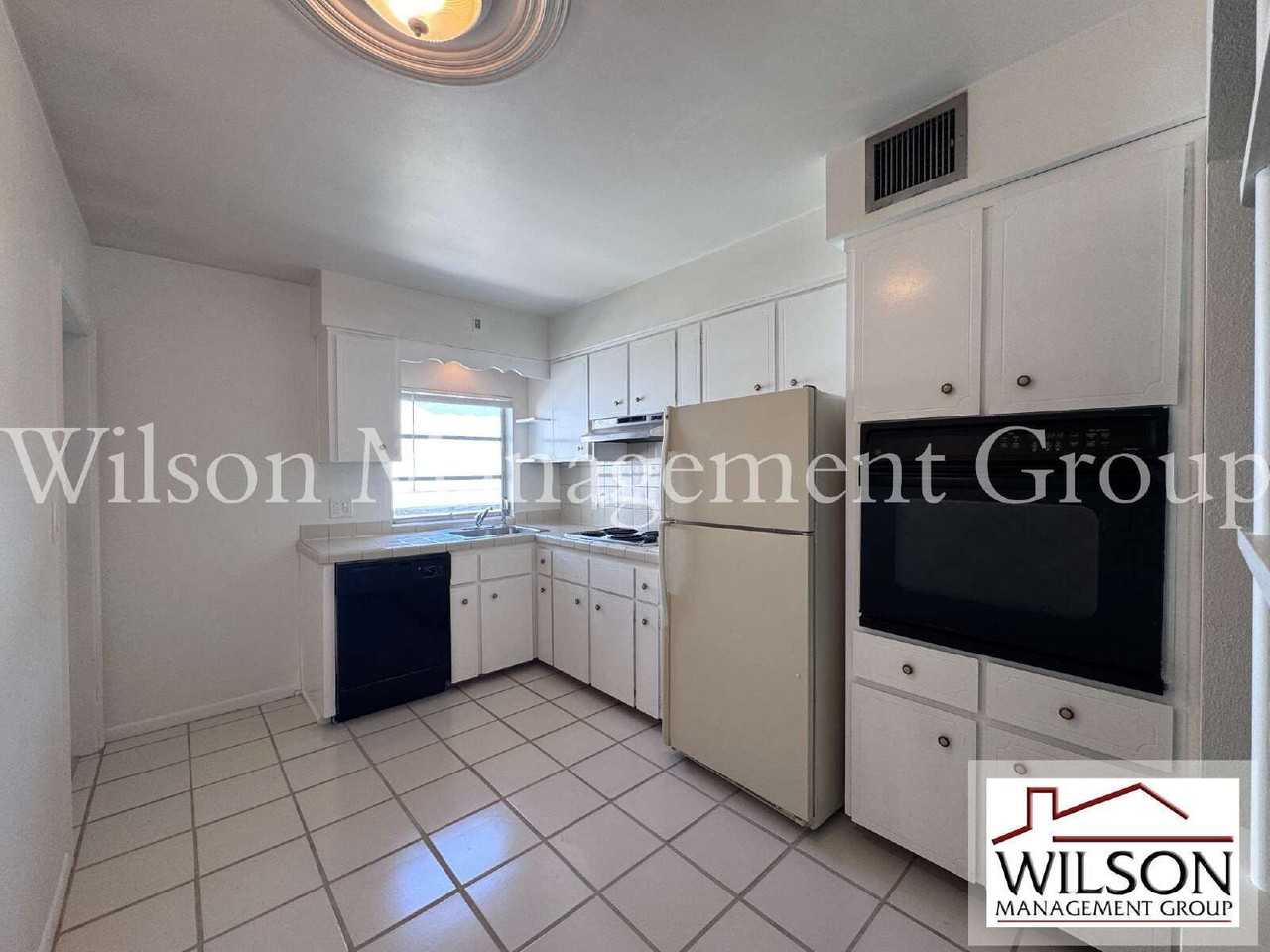 807 Vassar St #D - Photo 7 of 28