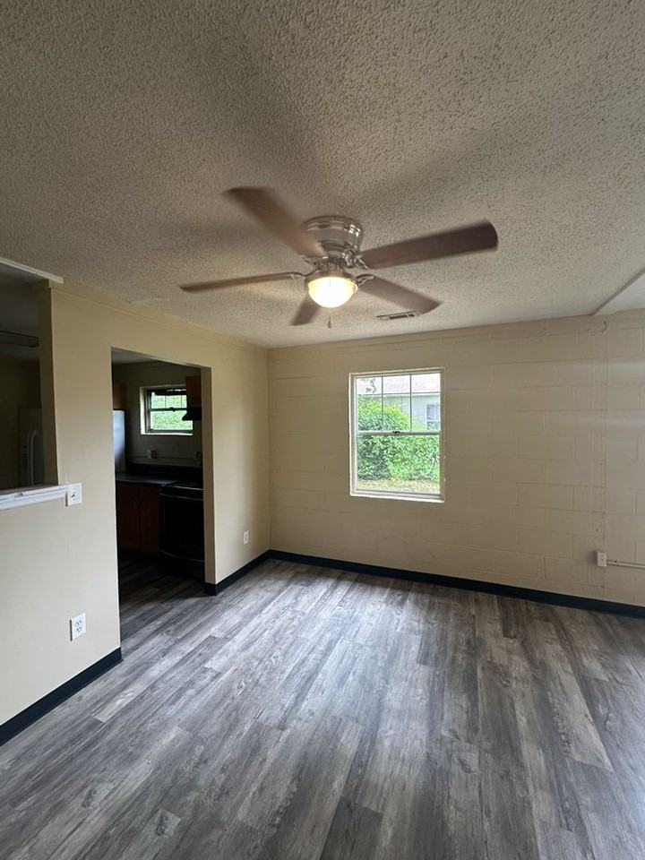 1529 Mountain View Ct - Photo 5 of 16