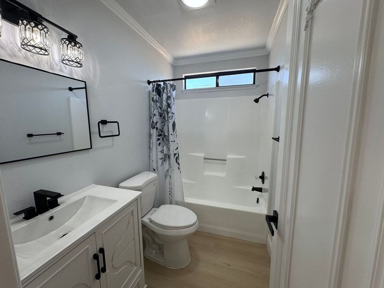21519 Everett Dr - Photo 6 of 13