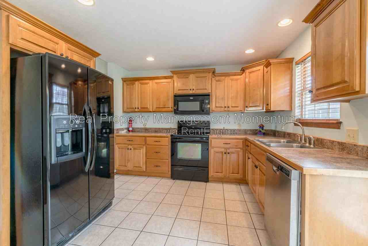 732 E Gallup Hill Rd - Photo 3 of 36