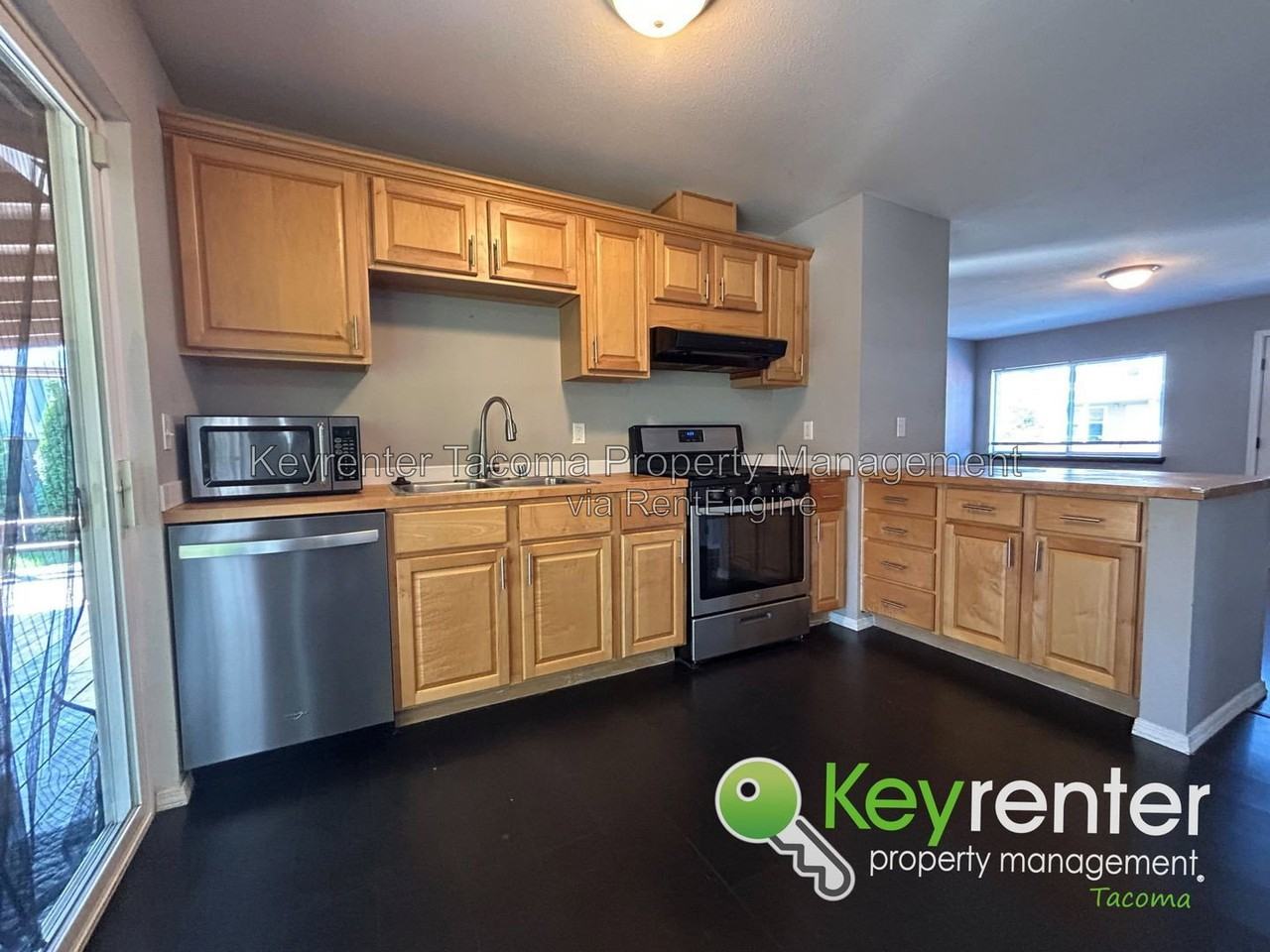 221 Sunset Dr - Photo 3 of 23