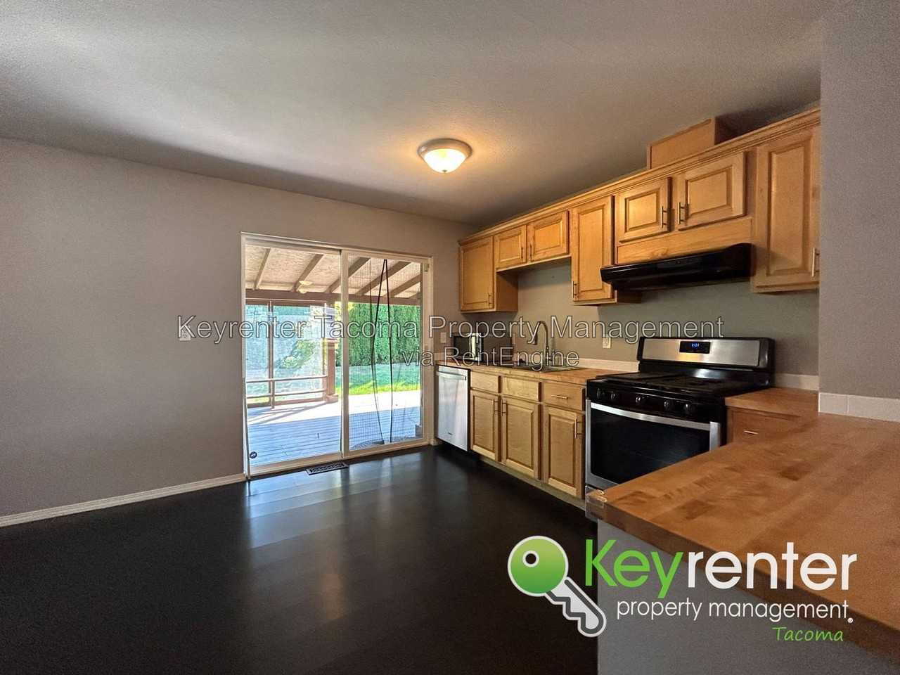 221 Sunset Dr - Photo 4 of 23