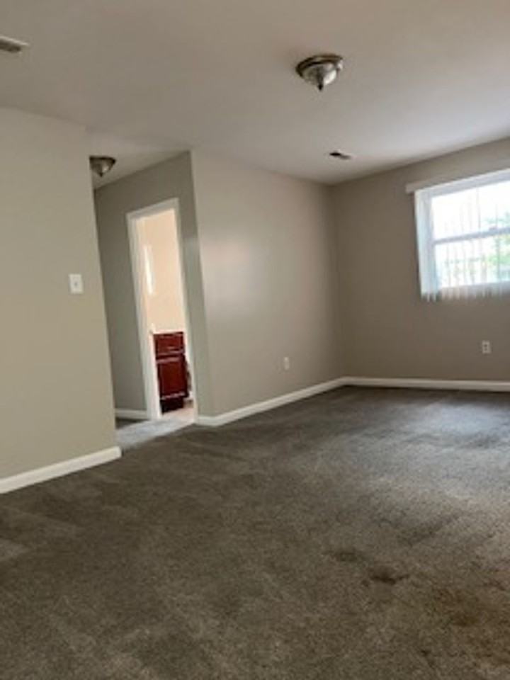 1328 McCulloh St - Photo 6 of 19
