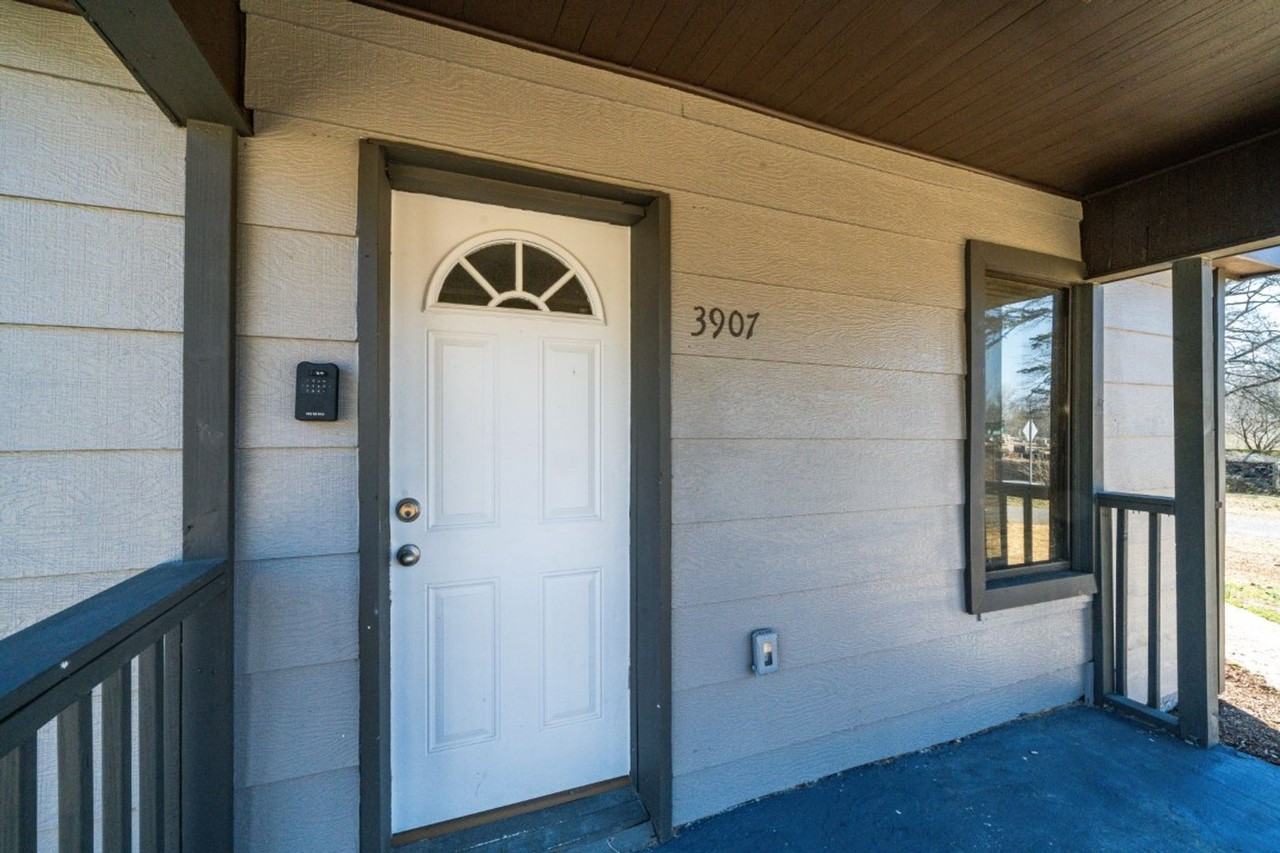 3907 Midway Rd - Photo 6 of 23