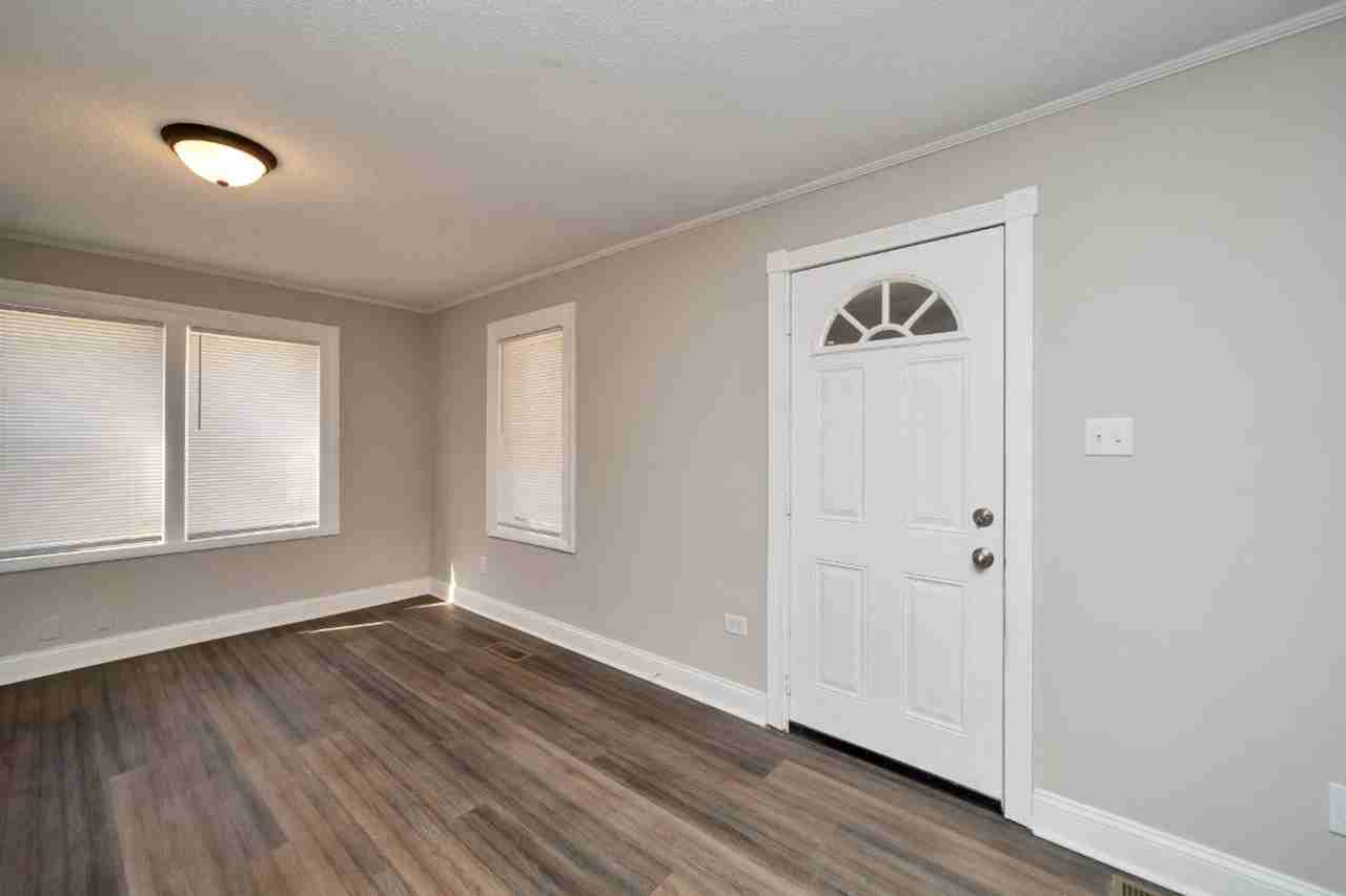 3907 Midway Rd - Photo 7 of 23