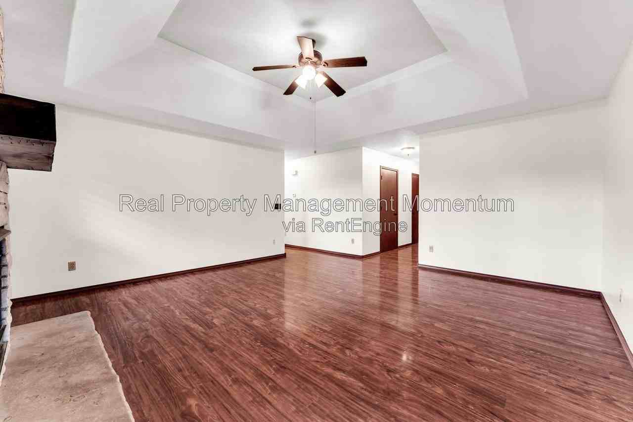 813 Daniel Ln - Photo 6 of 30