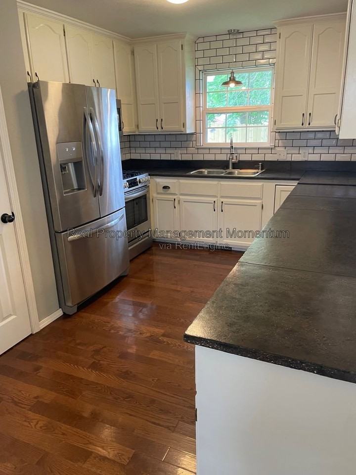 1257 W Batson Pl - Photo 3 of 21