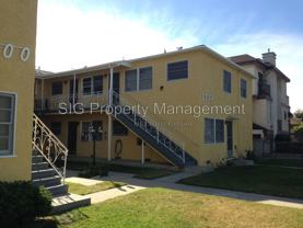 1702 W Victory Blvd - Photo 1 of 1
