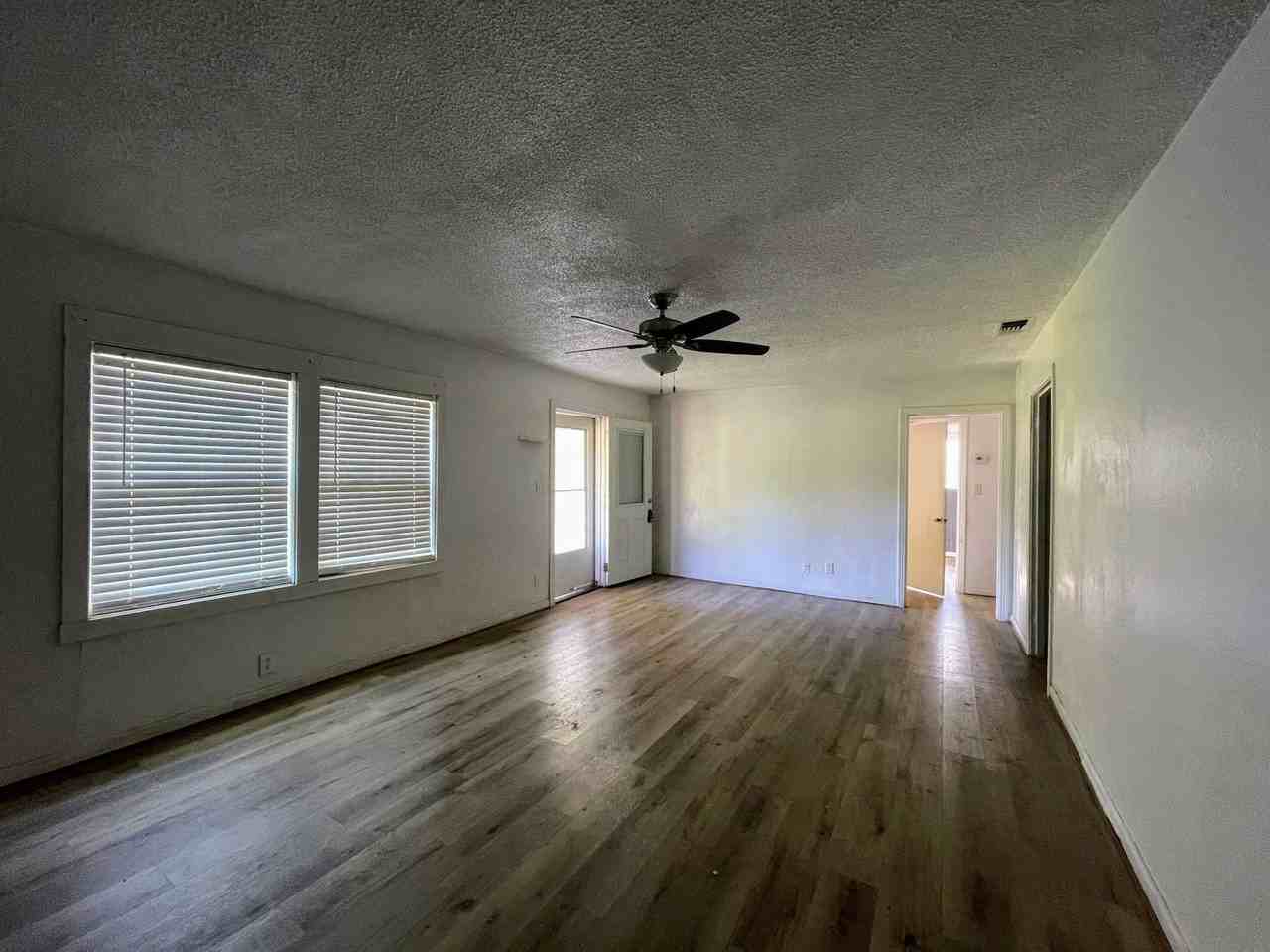 1404 S 14th St - Photo 3 of 19